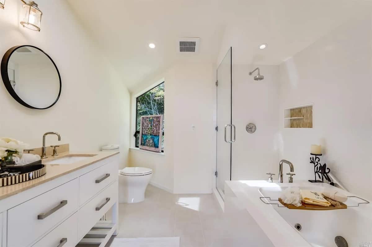 Luxury bathroom with jacuzzi tub